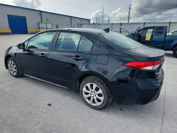 5YFEPMAE4NP321586 2022 TOYOTA COROLLA - Image 2