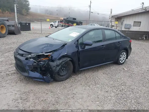 5YFEPMAE4NP321684 2022 TOYOTA COROLLA - Image 2
