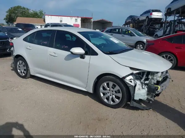 5YFEPMAE4NP322656 2022 TOYOTA COROLLA - Image 1
