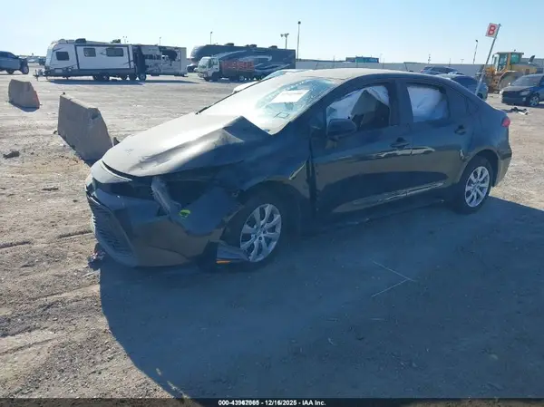 5YFEPMAE4NP323080 2022 TOYOTA COROLLA - Image 2