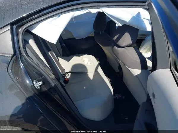 5YFEPMAE4NP323080 2022 TOYOTA COROLLA - Image 8