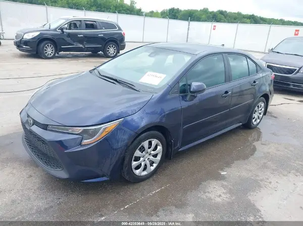 5YFEPMAE4NP323693 2022 TOYOTA COROLLA - Image 2