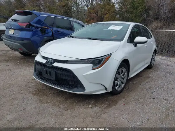 5YFEPMAE4NP332636 2022 TOYOTA COROLLA - Image 2