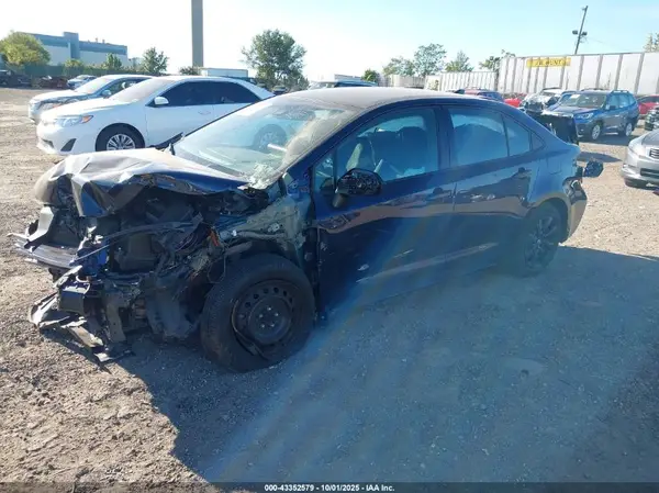 5YFEPMAE4NP339182 2022 TOYOTA COROLLA - Image 2