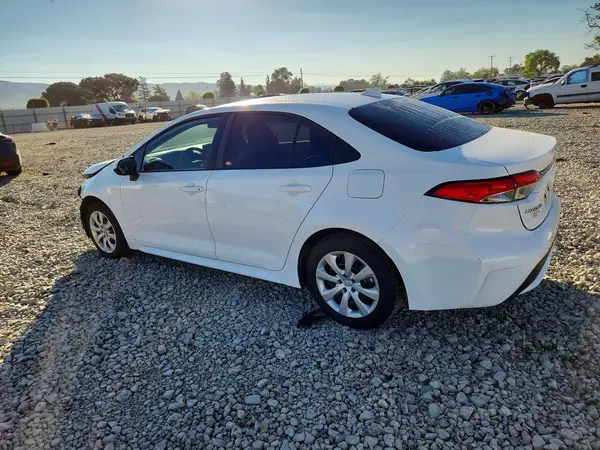 5YFEPMAE4NP346746 2022 TOYOTA COROLLA - Image 2