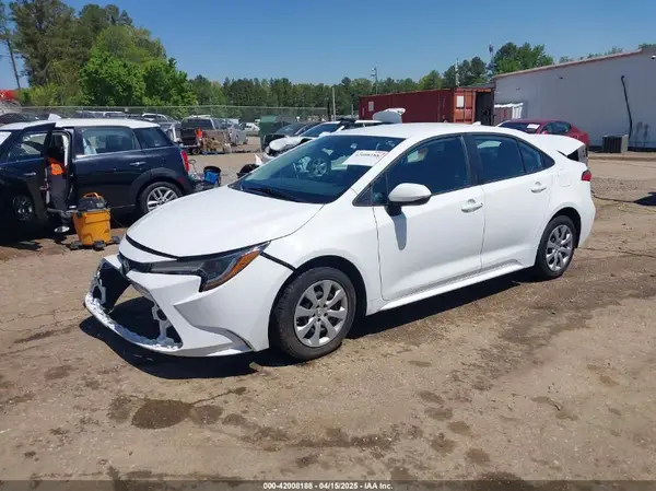 5YFEPMAE4NP351607 2022 TOYOTA COROLLA - Image 2