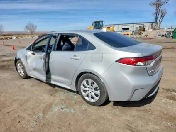 5YFEPMAE4NP356578 2022 TOYOTA COROLLA - Image 2