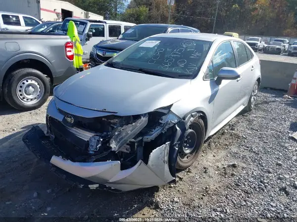 5YFEPMAE4NP365975 2022 TOYOTA COROLLA - Image 2