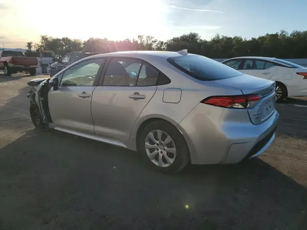 5YFEPMAE4NP366477 2022 TOYOTA COROLLA - Image 2