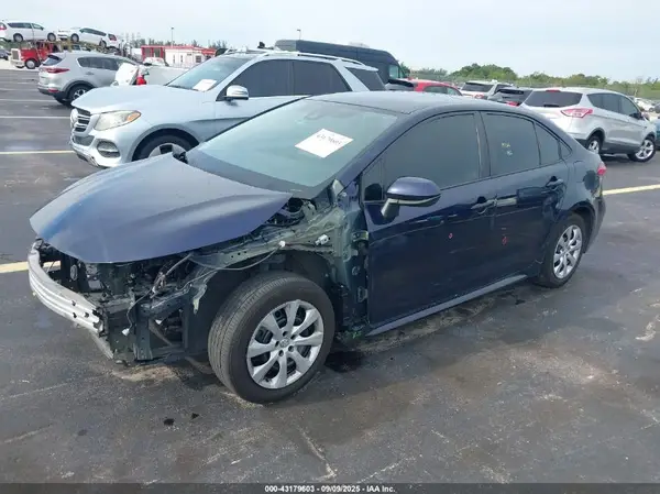 5YFEPMAE4NP367208 2022 TOYOTA COROLLA - Image 2