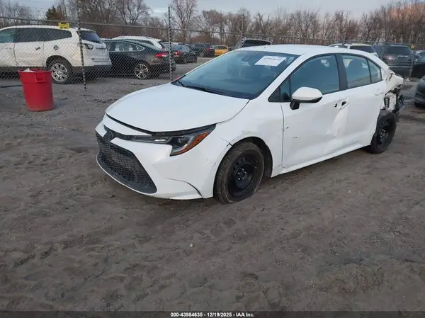 5YFEPMAE4NP368178 2022 TOYOTA COROLLA - Image 2