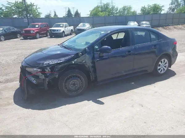 5YFEPMAE4NP372263 2022 TOYOTA COROLLA - Image 2