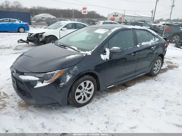 5YFEPMAE4NP373977 2022 TOYOTA COROLLA - Image 2