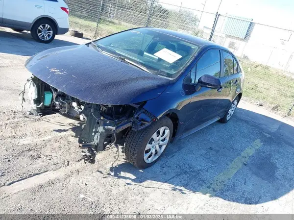 5YFEPMAE4NP373980 2022 TOYOTA COROLLA - Image 2