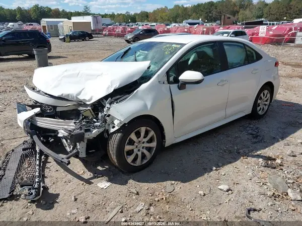 5YFEPMAE4NP374675 2022 TOYOTA COROLLA - Image 2