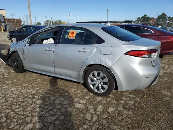 5YFEPMAE4NP375275 2022 TOYOTA COROLLA - Image 2