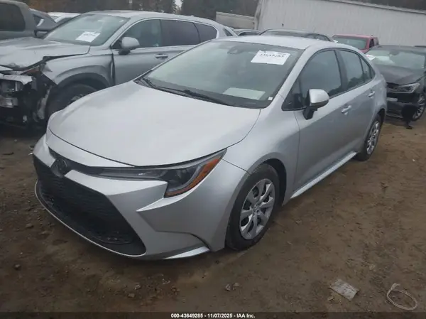 5YFEPMAE4NP378709 2022 TOYOTA COROLLA - Image 2
