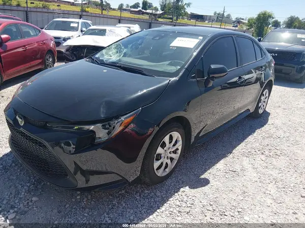 5YFEPMAE4NP381335 2022 TOYOTA COROLLA - Image 2