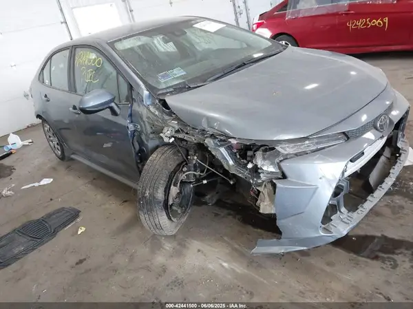 5YFEPMAE4NP388589 2022 TOYOTA COROLLA - Image 1