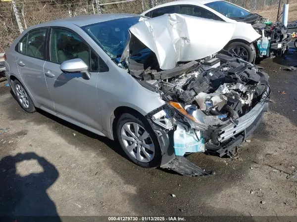 5YFEPMAE4NP390620 2022 TOYOTA COROLLA - Image 1