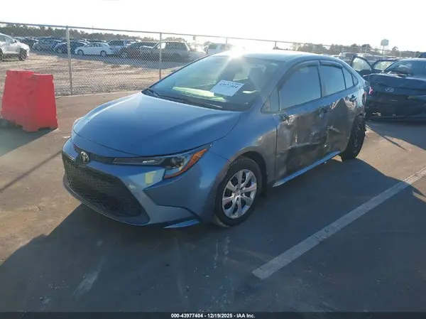 5YFEPMAE5MP217025 2021 TOYOTA COROLLA - Image 2