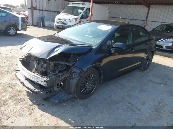 5YFEPMAE5MP223391 2021 TOYOTA COROLLA - Image 2