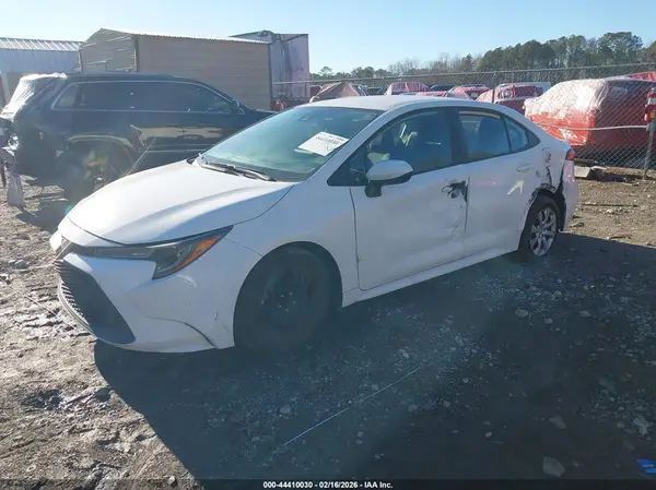 5YFEPMAE5MP230700 2021 TOYOTA COROLLA - Image 2
