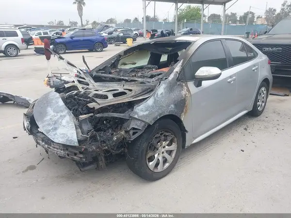 5YFEPMAE5MP244905 2021 TOYOTA COROLLA - Image 2