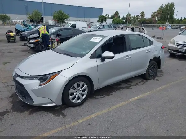5YFEPMAE5MP245701 2021 TOYOTA COROLLA - Image 2