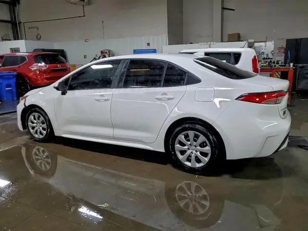 5YFEPMAE5MP262188 2021 TOYOTA COROLLA - Image 2