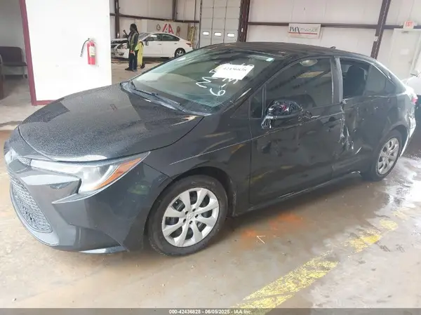 5YFEPMAE5MP262742 2021 TOYOTA COROLLA - Image 2
