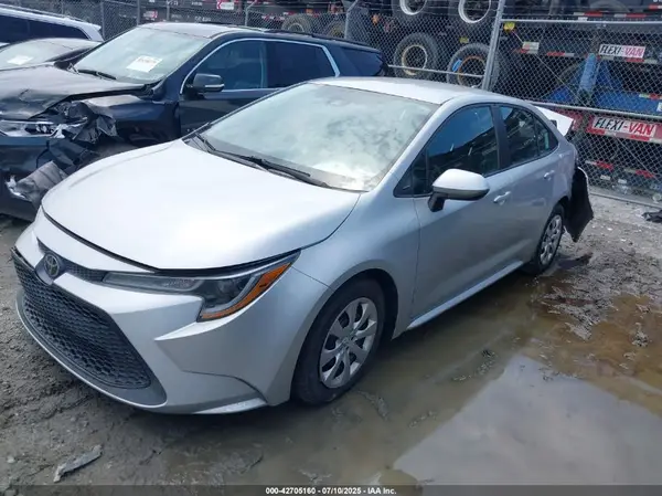 5YFEPMAE5MP269755 2021 TOYOTA COROLLA - Image 2