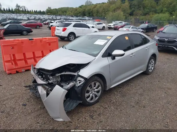5YFEPMAE5NP228484 2022 TOYOTA COROLLA - Image 2