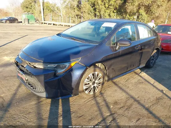 5YFEPMAE5NP274777 2022 TOYOTA COROLLA - Image 2