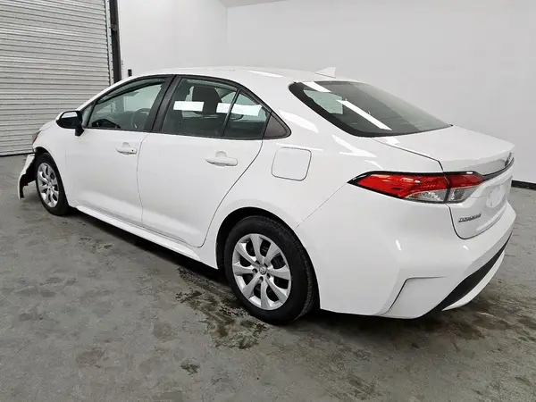 5YFEPMAE5NP274911 2022 TOYOTA COROLLA - Image 2