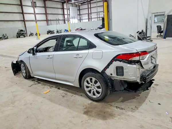 5YFEPMAE5NP279591 2022 TOYOTA COROLLA - Image 2