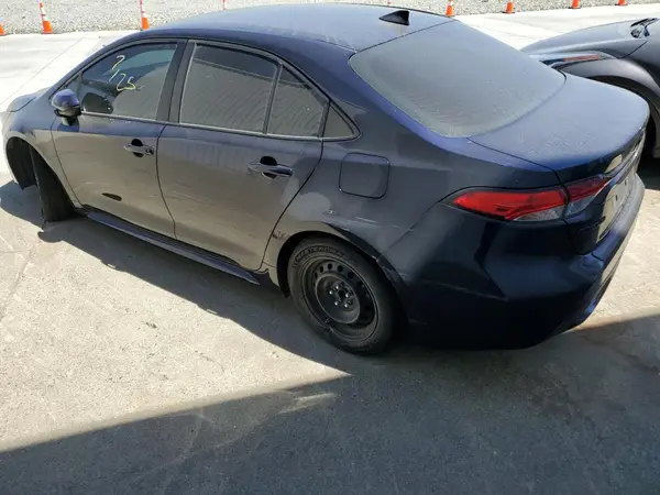 5YFEPMAE5NP282667 2022 TOYOTA COROLLA - Image 2