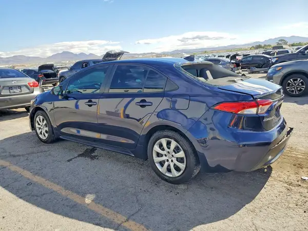 5YFEPMAE5NP282720 2022 TOYOTA COROLLA - Image 2