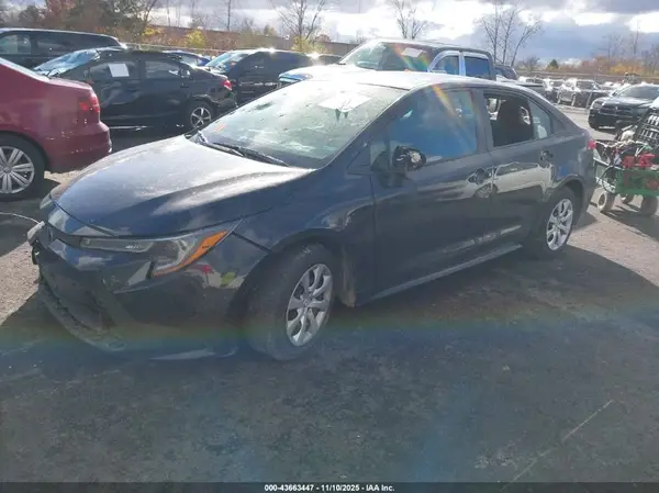 5YFEPMAE5NP283852 2022 TOYOTA COROLLA - Image 2