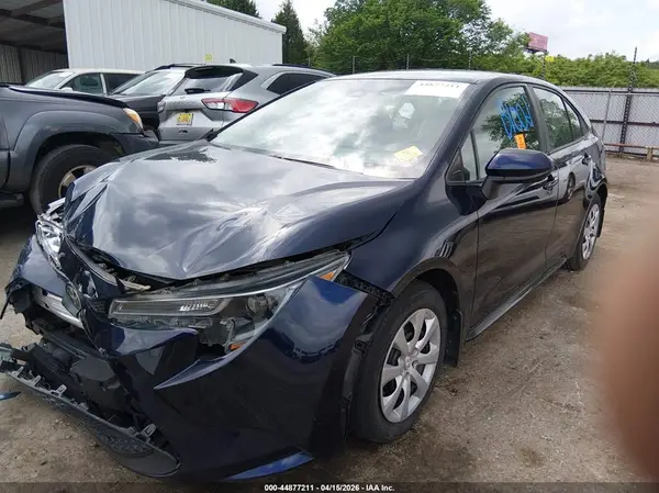 5YFEPMAE5NP285617 2022 TOYOTA COROLLA - Image 2