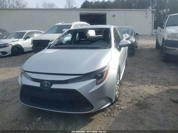 5YFEPMAE5NP286234 2022 TOYOTA COROLLA - Image 2