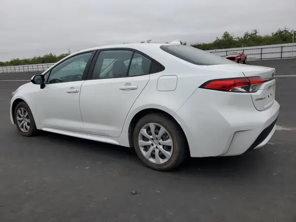 5YFEPMAE5NP286475 2022 TOYOTA COROLLA - Image 2