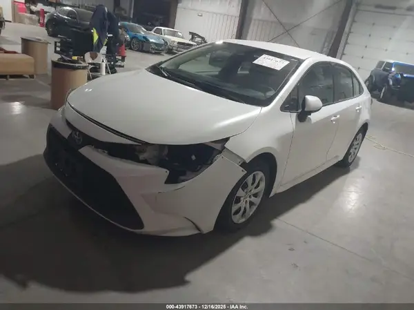 5YFEPMAE5NP294933 2022 TOYOTA COROLLA - Image 2