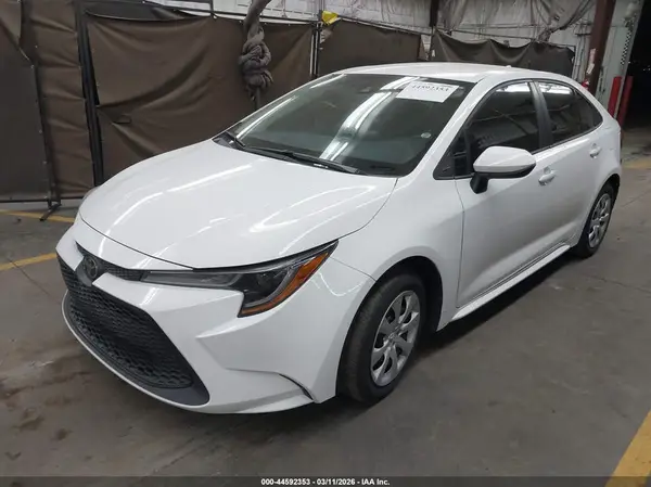 5YFEPMAE5NP298982 2022 TOYOTA COROLLA - Image 2
