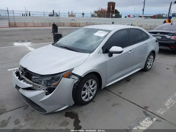 5YFEPMAE5NP305378 2022 TOYOTA COROLLA - Image 2