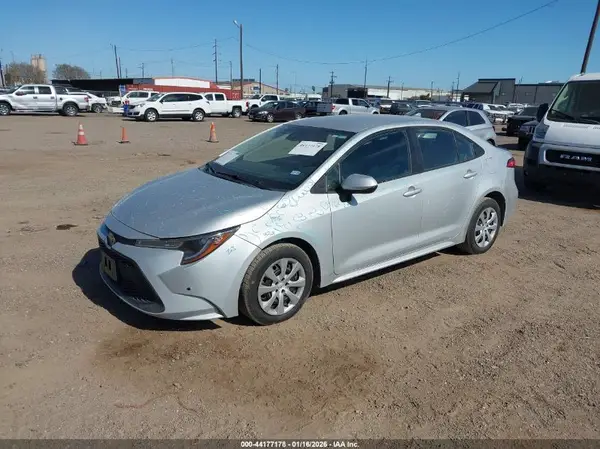 5YFEPMAE5NP305932 2022 TOYOTA COROLLA - Image 2