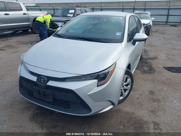 5YFEPMAE5NP306577 2022 TOYOTA COROLLA - Image 2