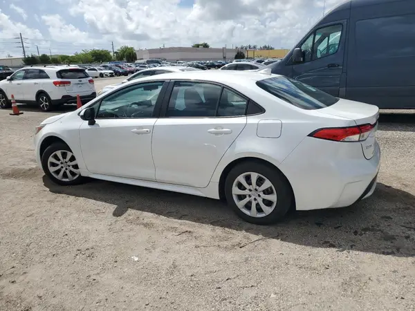 5YFEPMAE5NP320527 2022 TOYOTA COROLLA - Image 2