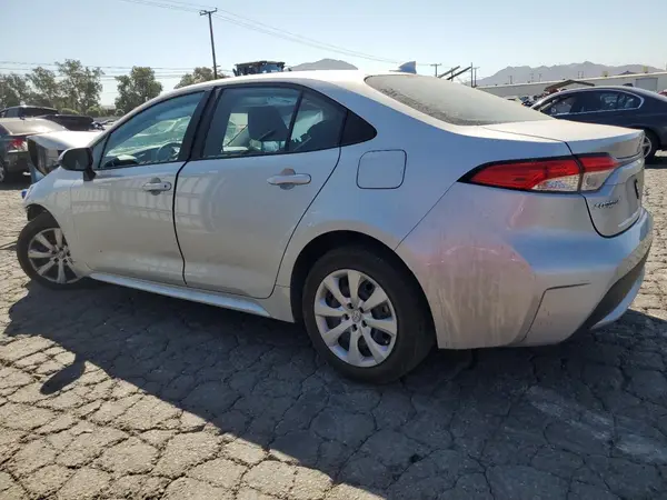 5YFEPMAE5NP323539 2022 TOYOTA COROLLA - Image 2