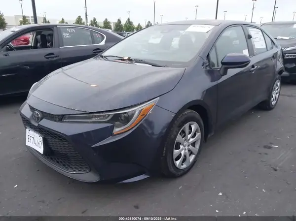5YFEPMAE5NP323914 2022 TOYOTA COROLLA - Image 2
